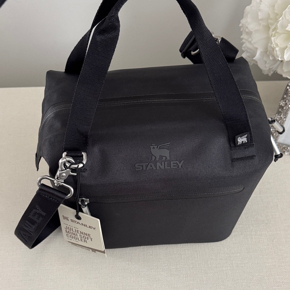 New Stanley Julienne Mini Soft Cooler - Black Carry Cooler - Picture 9 of 16